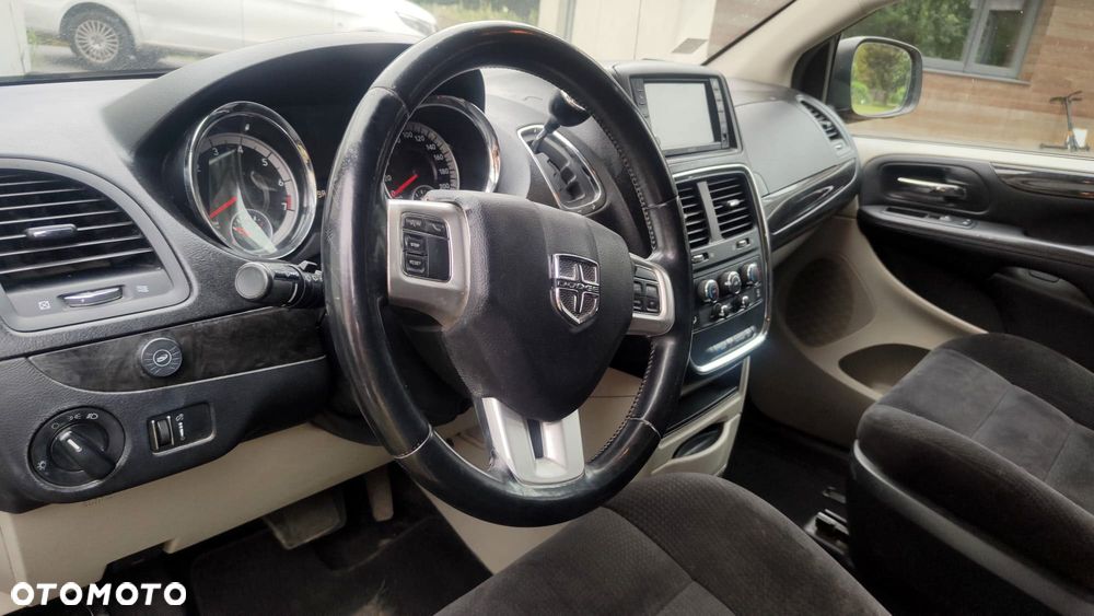 Dodge Grand Caravan - 6