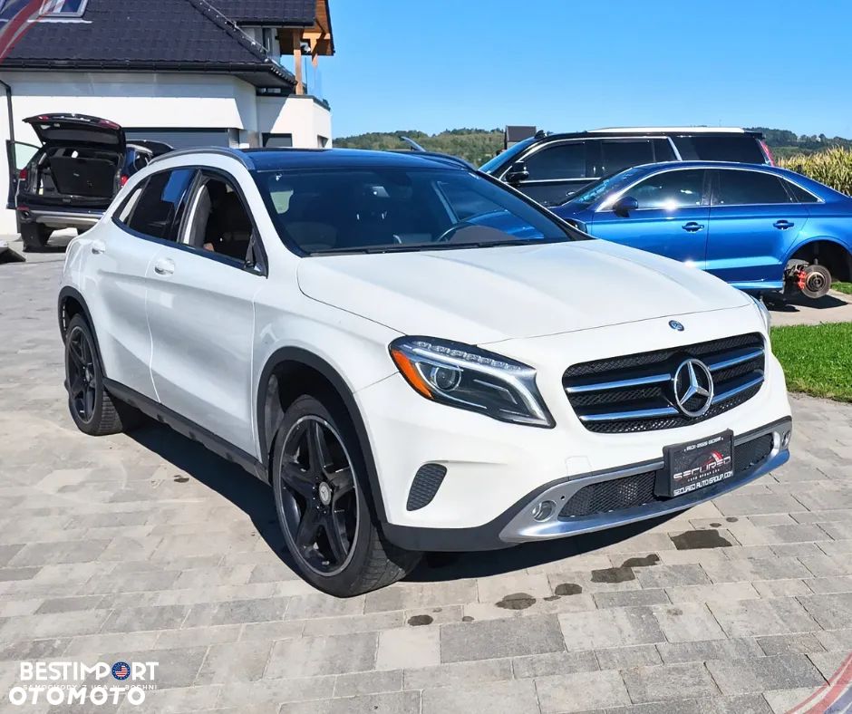 Mercedes-Benz GLA 250 4-Matic - 4