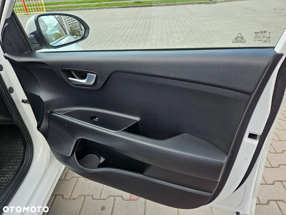 Kia Rio 1.2 L - 28