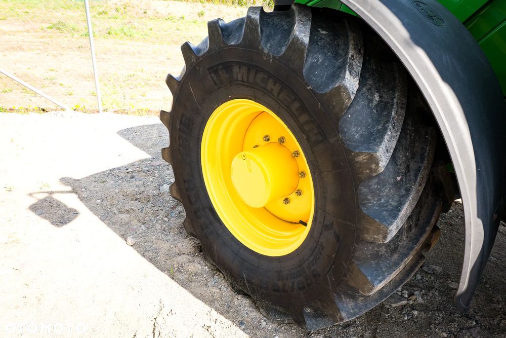 John Deere 6215R - 30