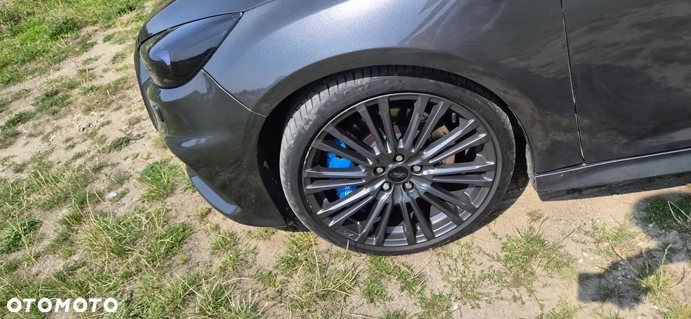 Ford Focus - 24