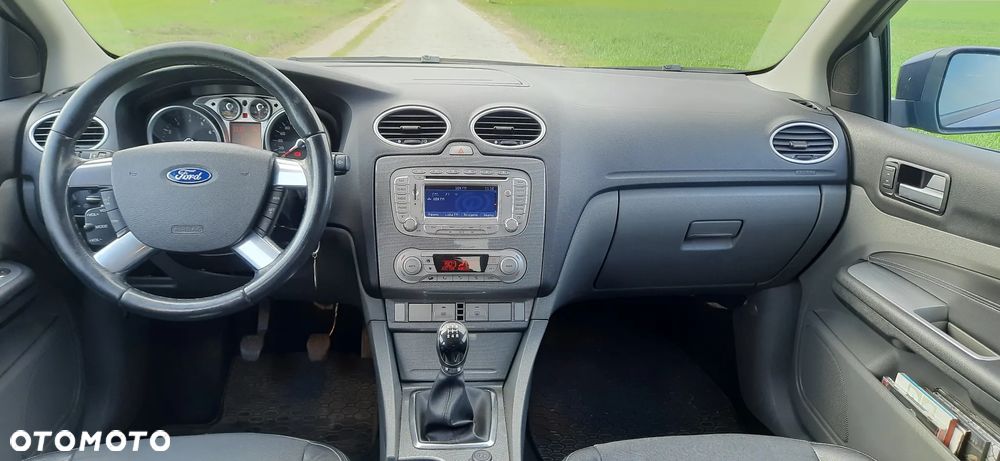 Ford Focus 1.6 16V Titanium - 4