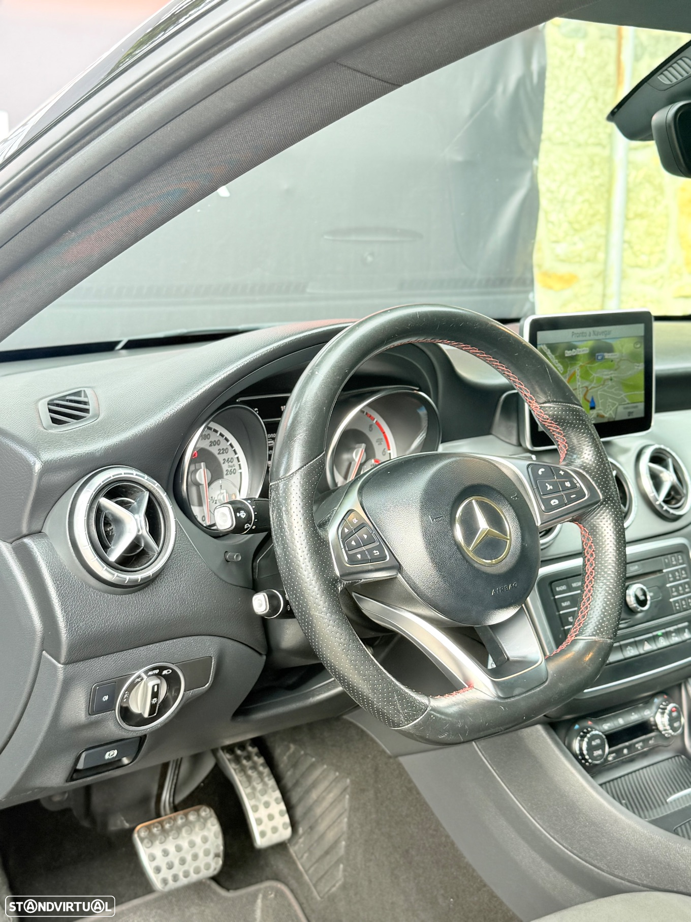 Mercedes-Benz CLA 200 d Shooting Brake AMG Line Aut. - 10
