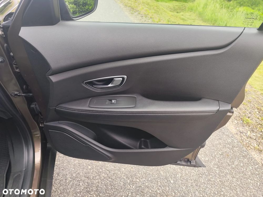 Renault Grand Scenic - 11