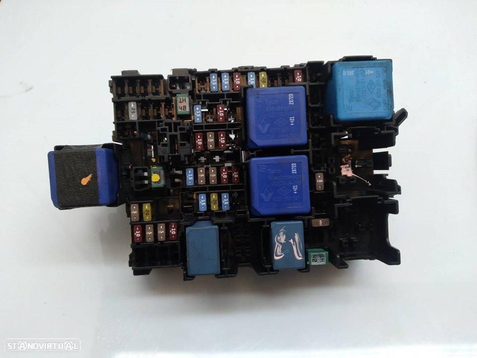 CAIXA DE RELES FUSÍVEIS DACIA SANDERO III - 1