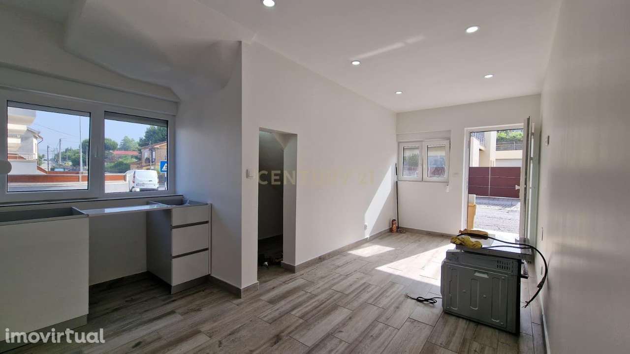 Prédio com 5 habitações em Fânzeres - Grande imagem: 5/15