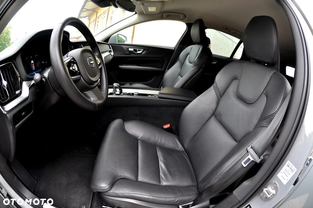 Volvo V60 Cross Country B4 D AWD Geartronic Pro - 21