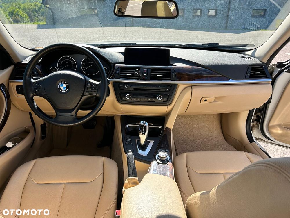 BMW Seria 3 320i - 16
