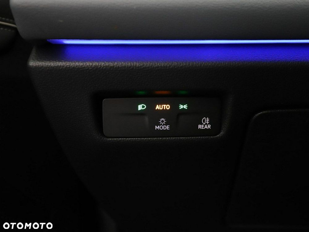 Volkswagen Passat Variant 1.5 e-TSI OPF DSG Business - 38