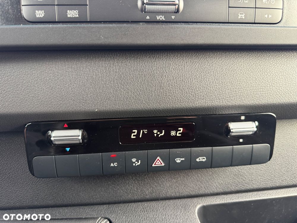 Mercedes-Benz Sprinter - 15