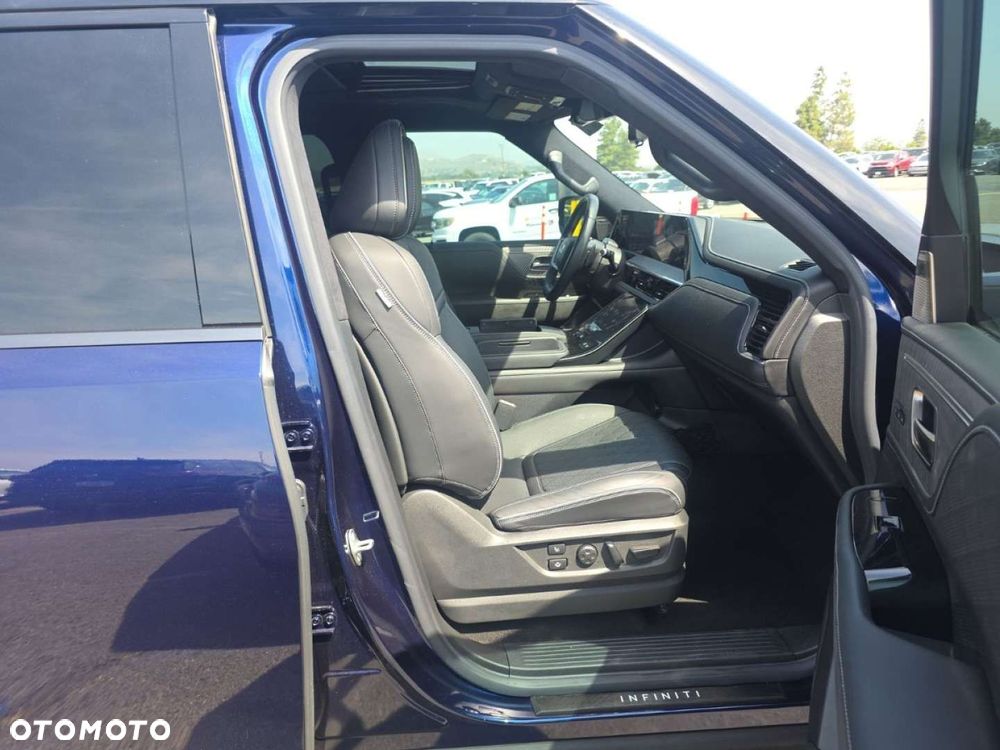Infiniti QX80 - 14