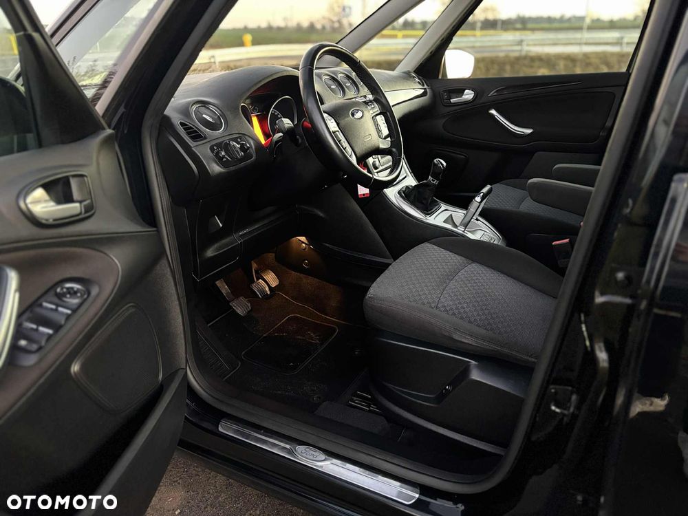 Ford Galaxy 2.0 Ghia - 19