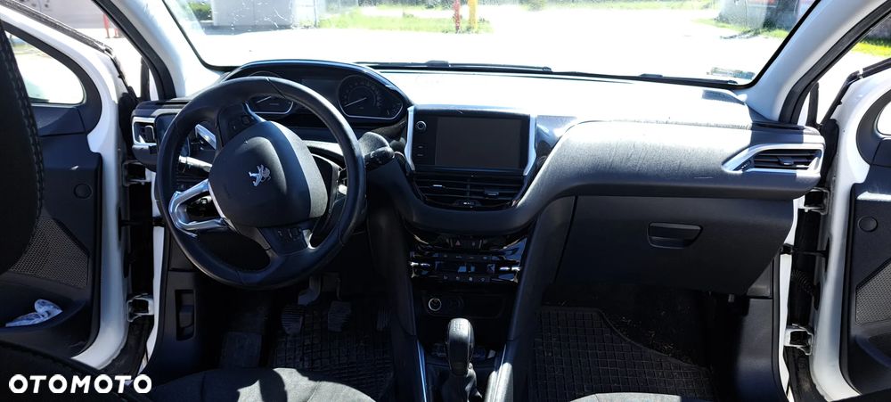 Peugeot 208 1.6 e-HDi Allure STT - 12