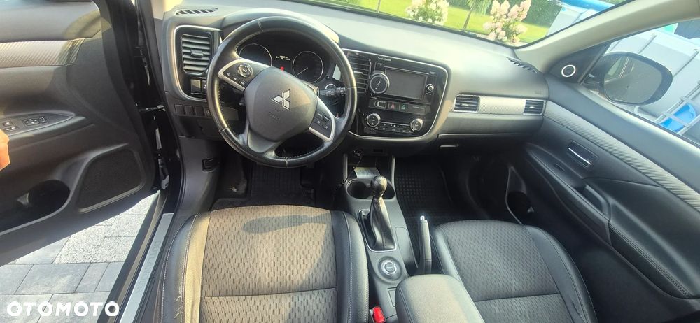 Mitsubishi Outlander - 7