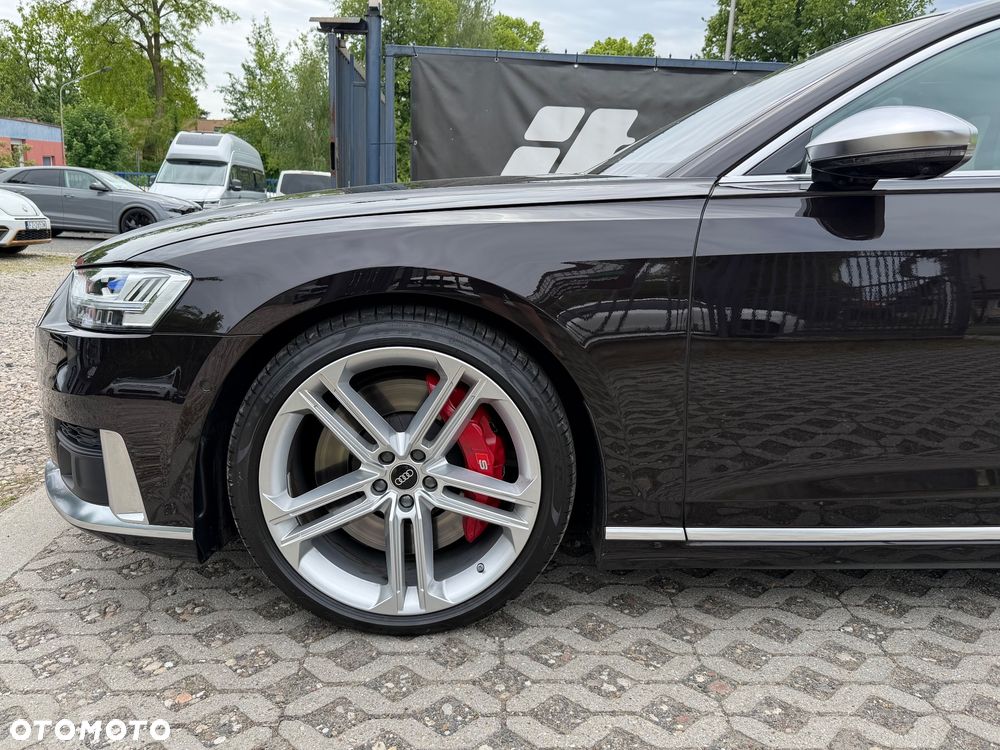 Audi S8 - 11