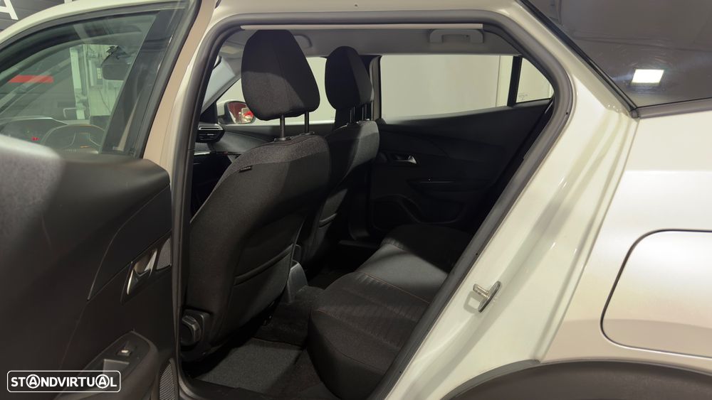 Peugeot 2008 PureTech 130 Allure - 12