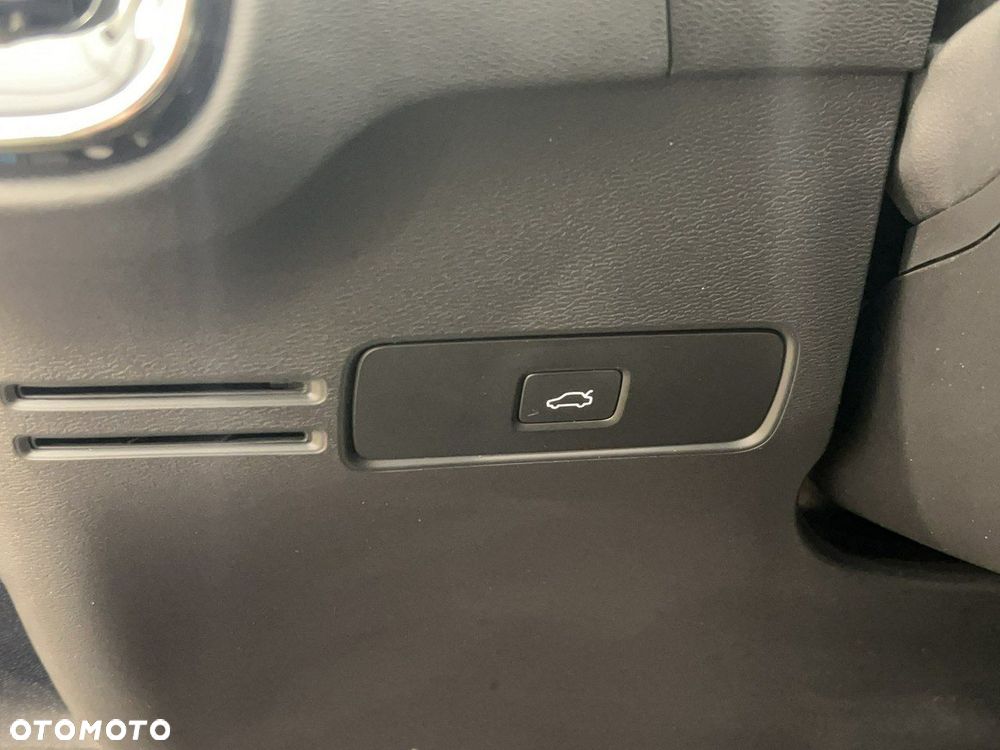 Volvo XC 40 B3 Core - 27