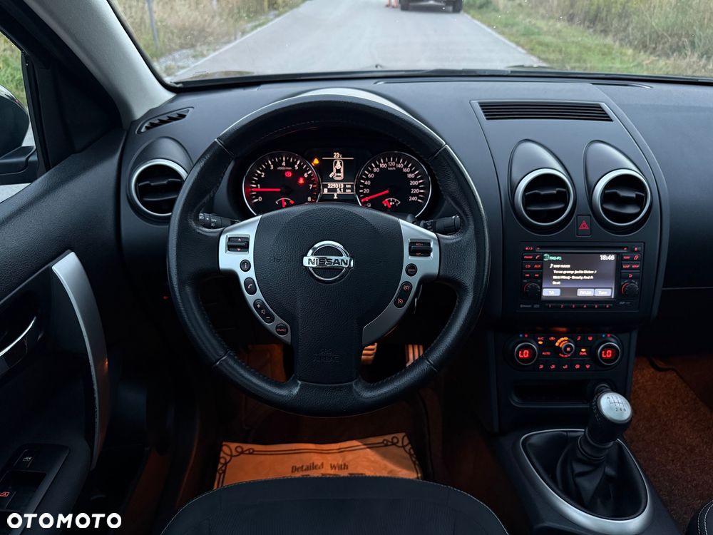 Nissan Qashqai 2.0 4 x 4 tekna - 15
