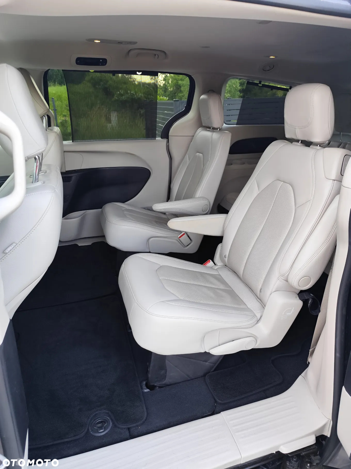 Chrysler Pacifica - 4
