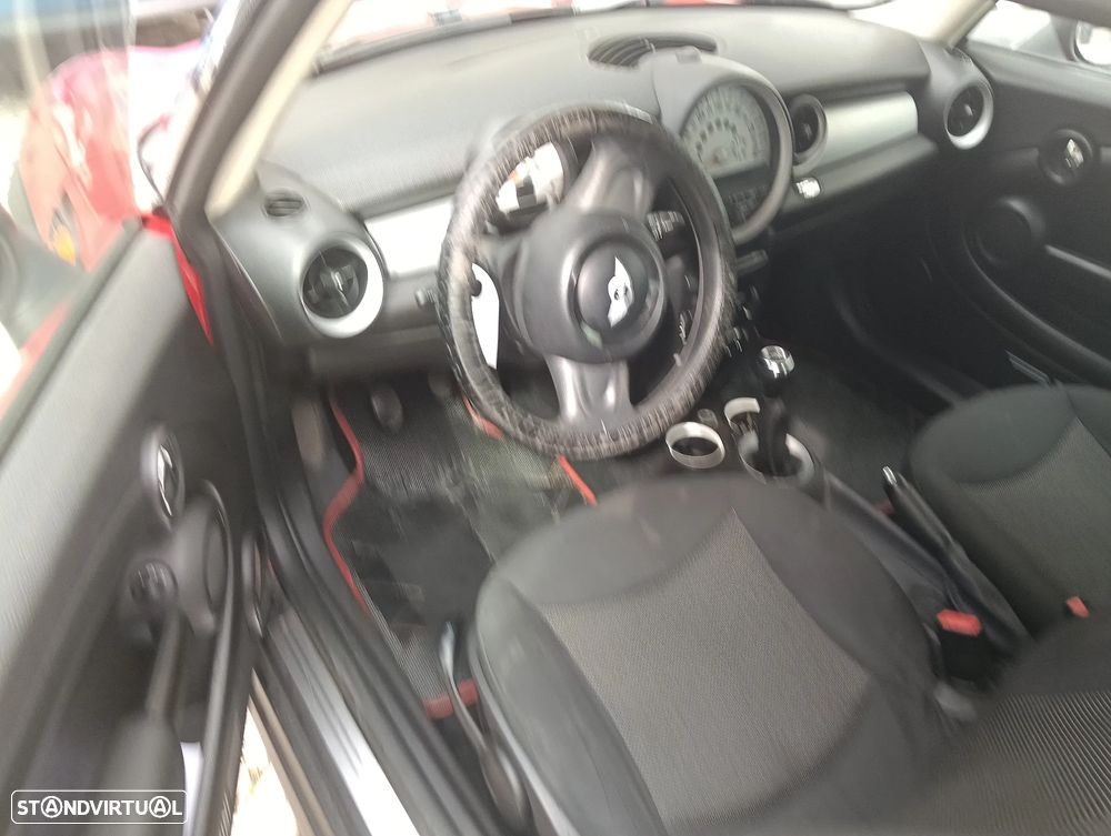 MINI 3 Portas One D - 14