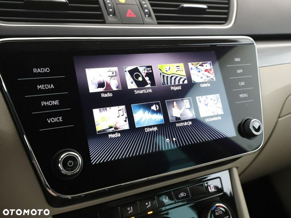 Skoda Superb 2.0 TDI DSG Style - 24