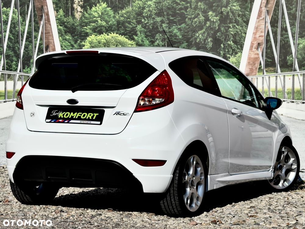 Ford Fiesta 1.6 Sport - 9