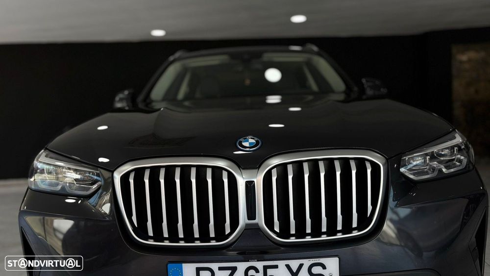 BMW X3 30 i xDrive Line Luxury - 3