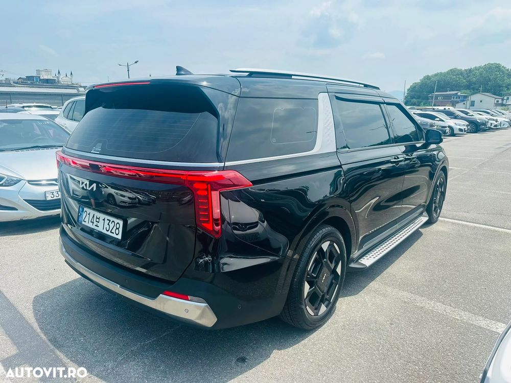 KIA Carnival 2024 — imagine 4