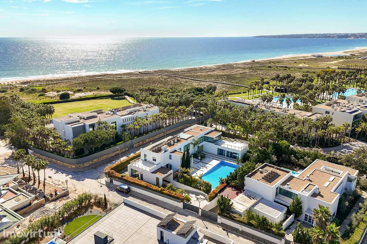 Moradia exclusiva nos Salgados a 200m da Praia - Grande imagem: 2/52