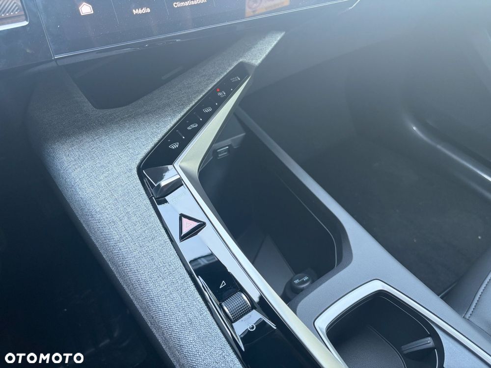 Peugeot 408 - 15