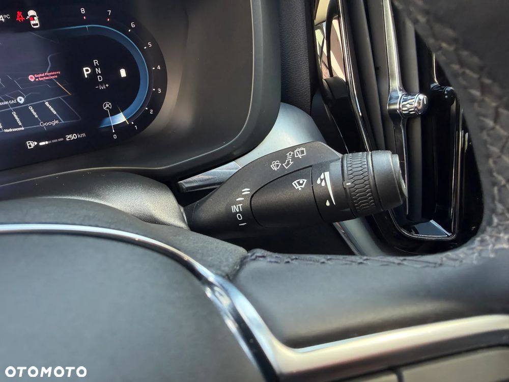 Volvo XC 60 B4 B Momentum Pro - 27