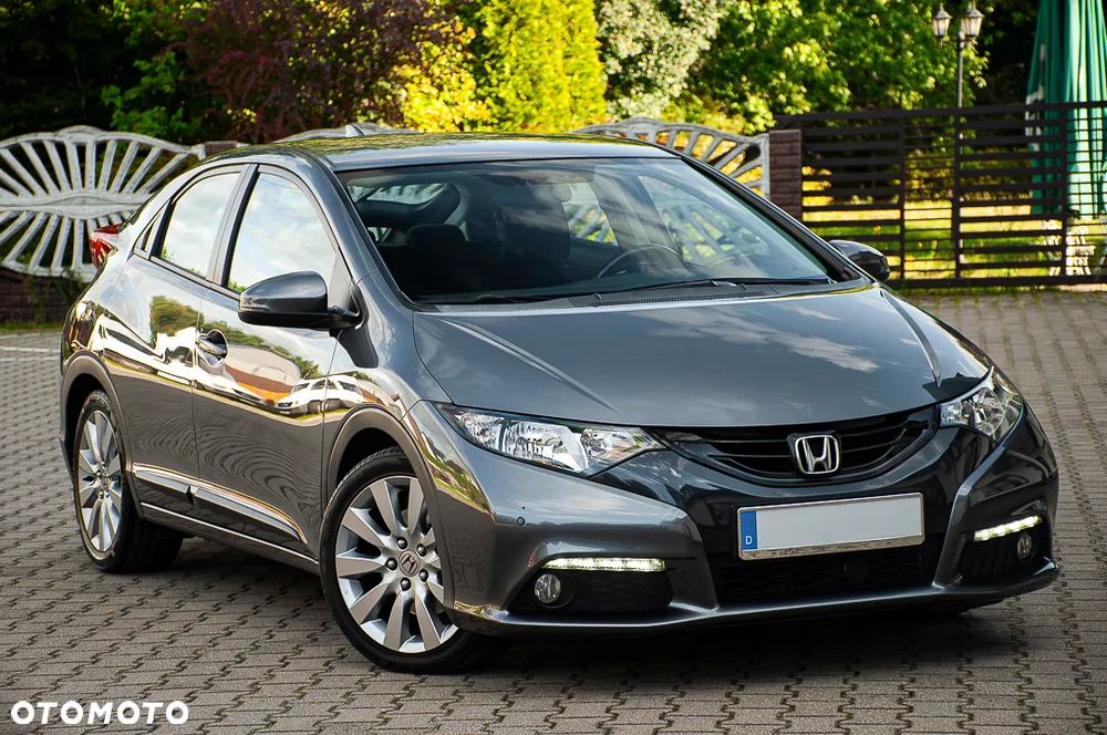 Honda Civic 1.8 i-VTEC Automatik Executive Black Edition - 15