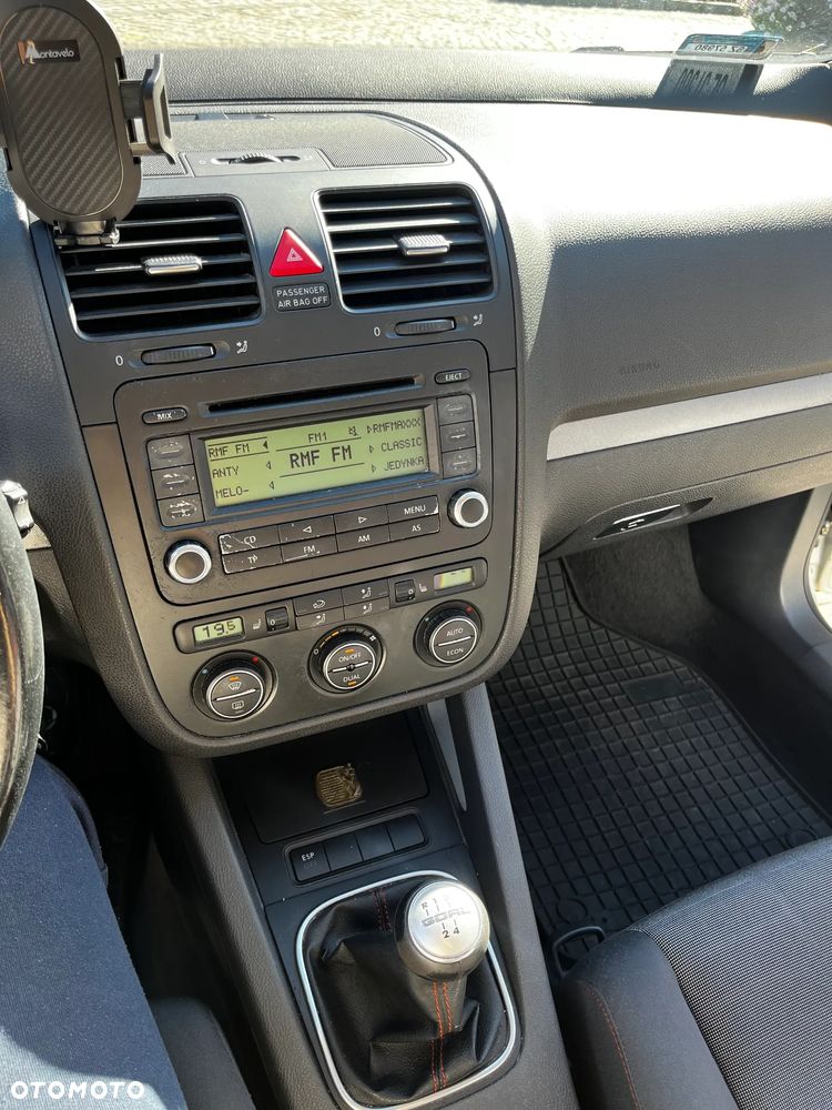 Volkswagen Golf - 10