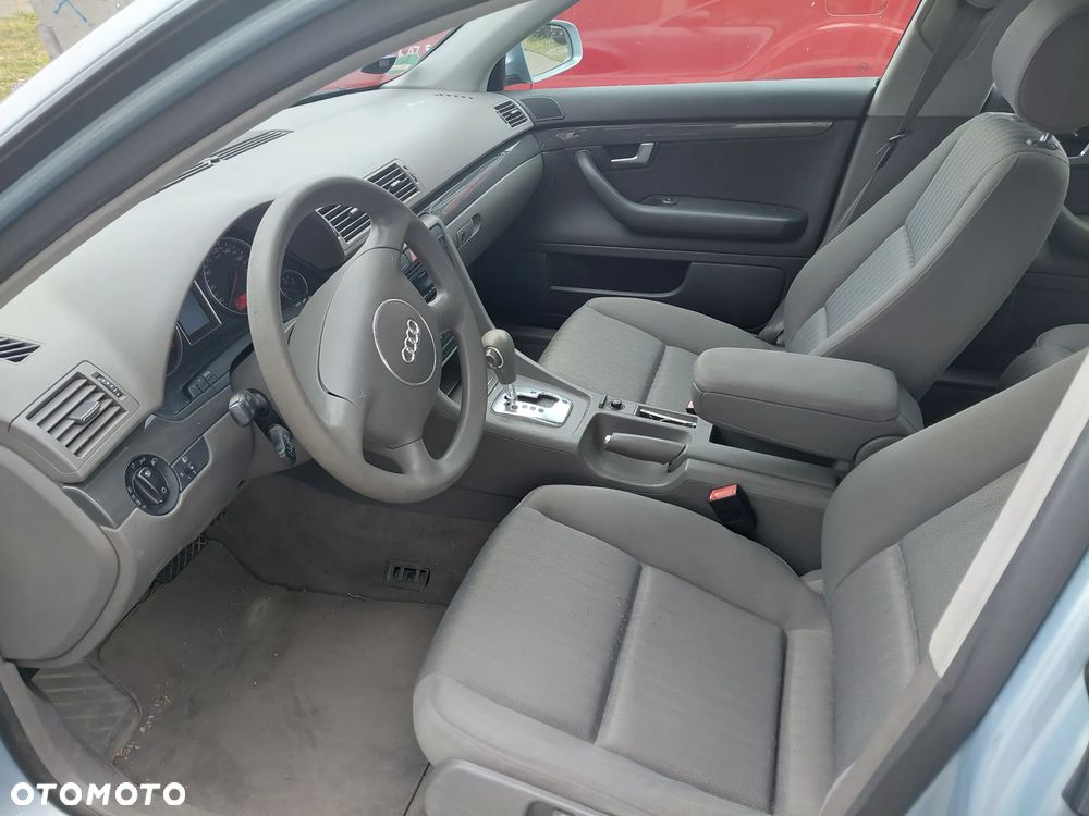 Audi A4 Limousine - 10