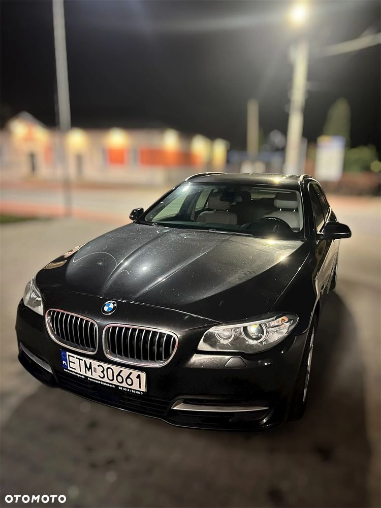 BMW Seria 5 525d xDrive Luxury Line - 7