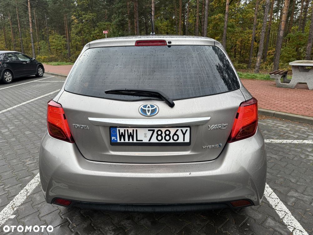 Toyota Yaris Hybrid 100 Selection Passion - 9