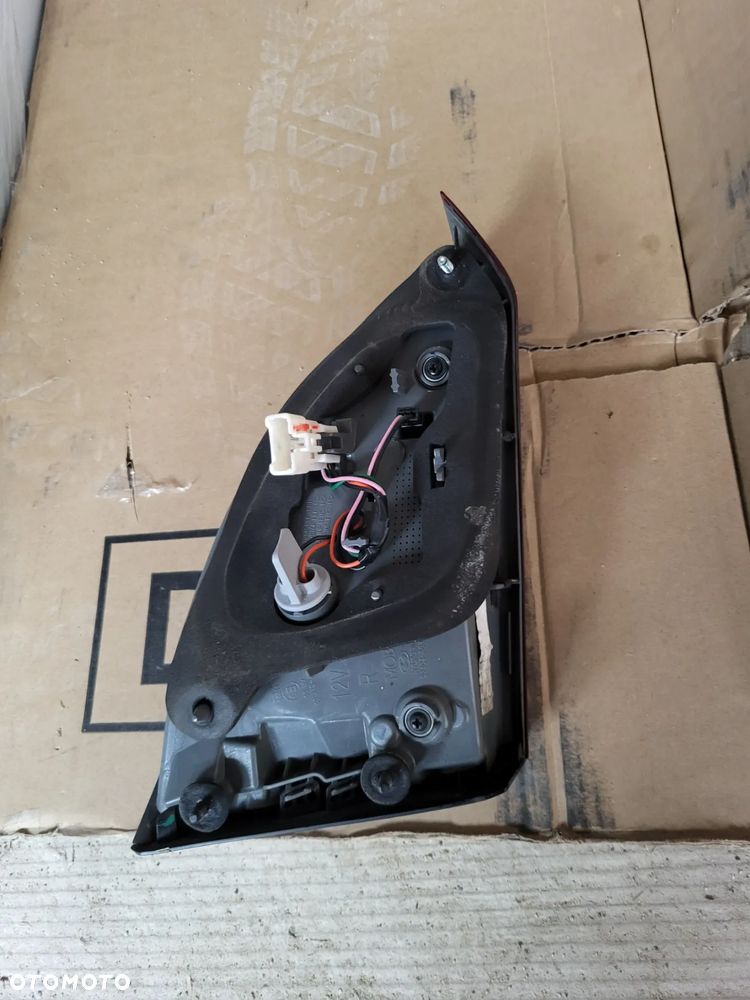 LAMPA Prawy TYŁ Prawa TYLNA HYUNDAI I30 - 3