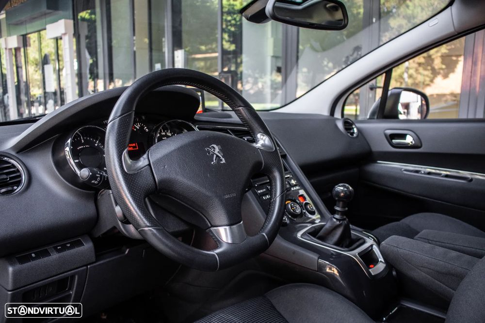 Peugeot 5008 HDI 115 Allure - 21