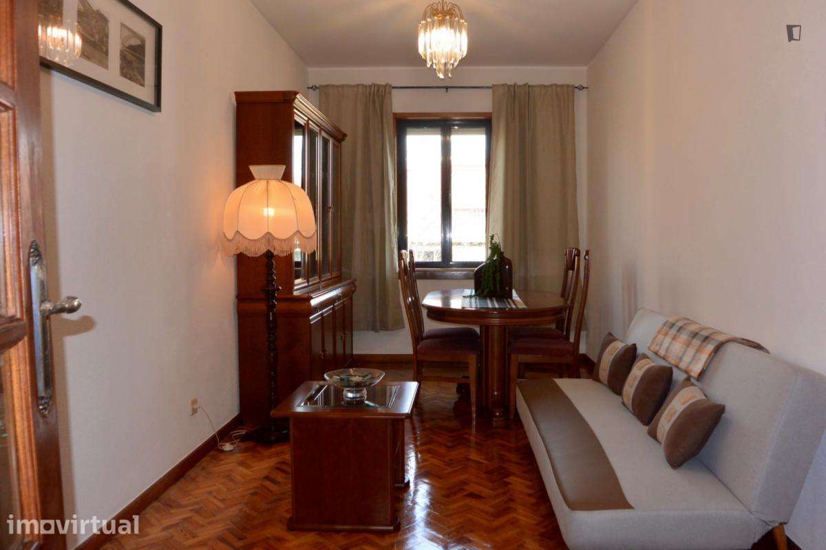Quarto - localizado em Lordelo do Ouro Porto - Grande imagem: 5/18