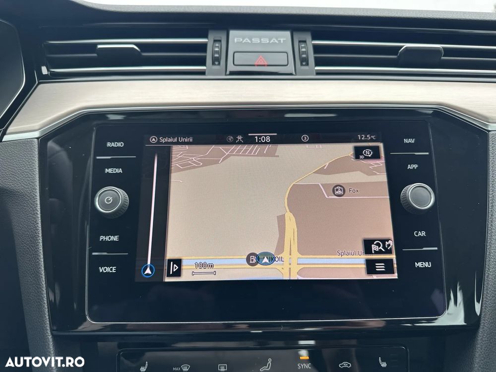 Volkswagen Passat 2.0 TDI DSG Highline - 29