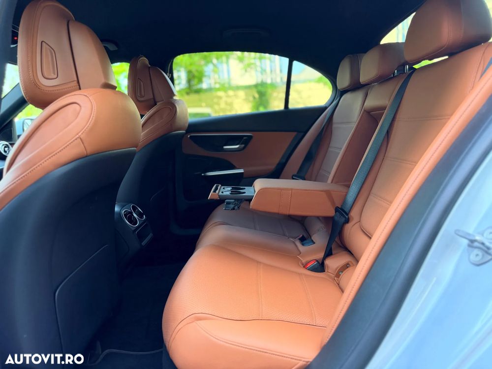 Mercedes-Benz C 220 d 4Matic 9G-TRONIC - 12