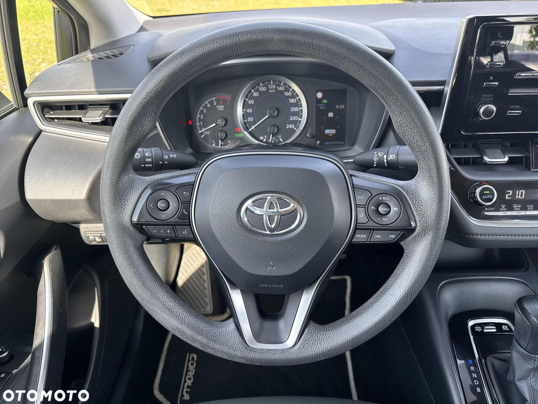 Toyota Corolla - 12