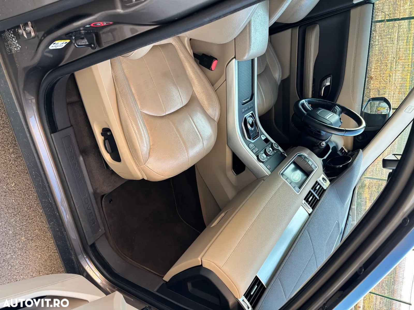 Land Rover Range Rover Evoque - 16
