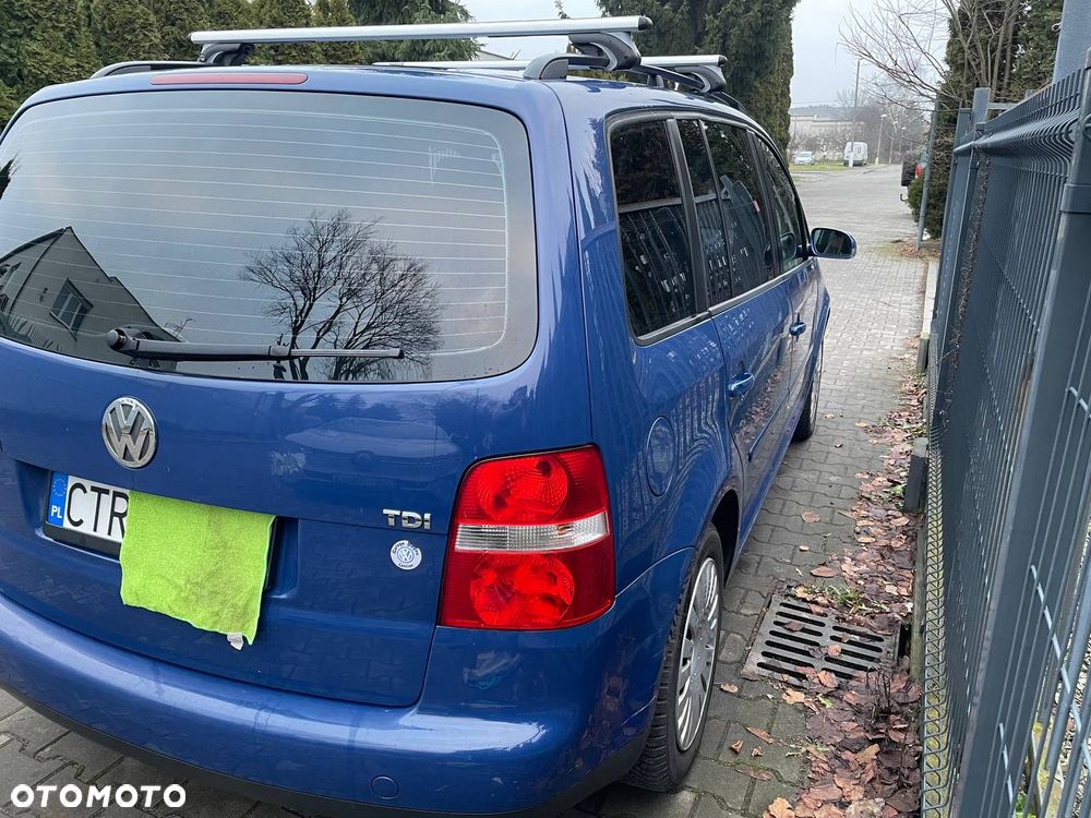 Volkswagen Touran 1.9 TDI Conceptline DSG - 30