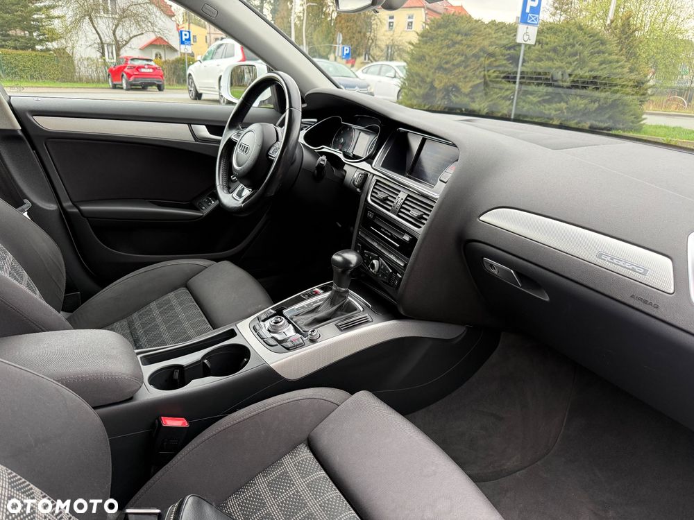 Audi A4 Avant 2.0 TDI DPF clean diesel quattro S tronic S line Sportpaket - 13