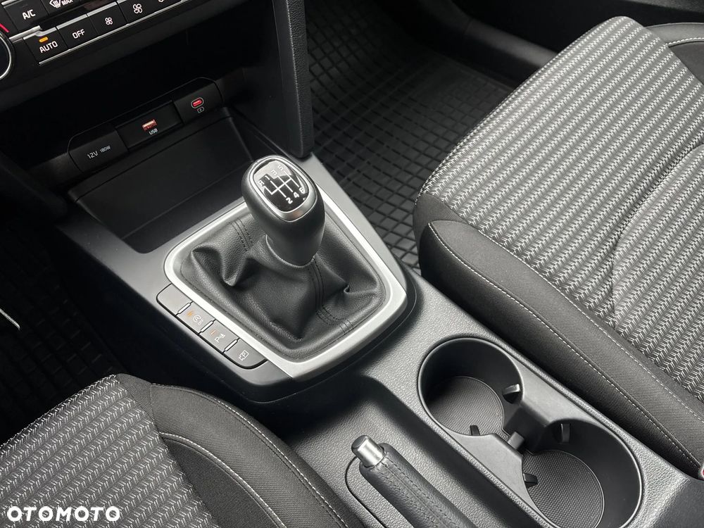 Kia Ceed 1.5 T-GDI M - 15