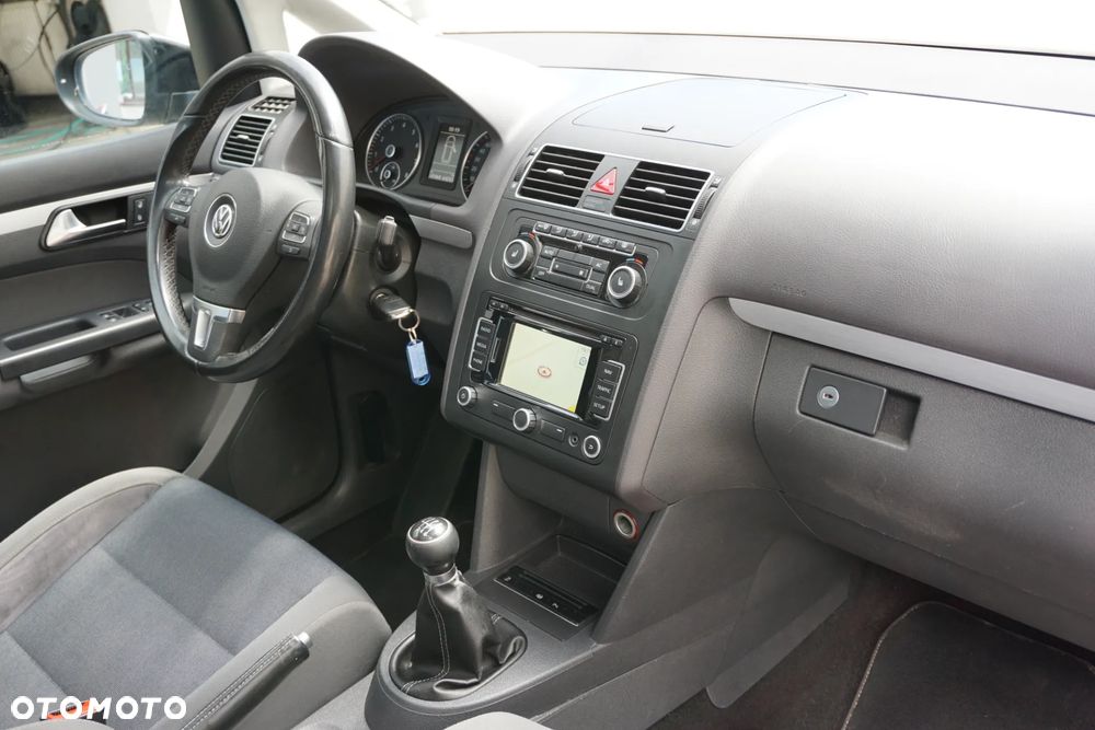 Volkswagen Touran 1.4 TSI STYLE - 20