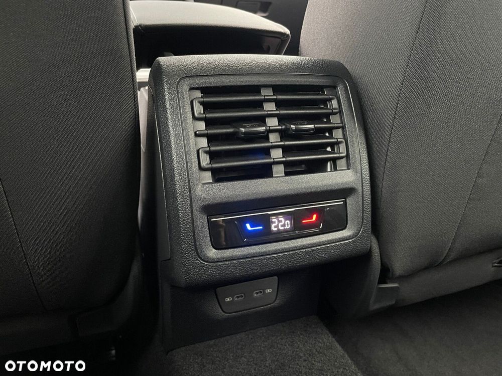 Volkswagen Golf Variant - 24