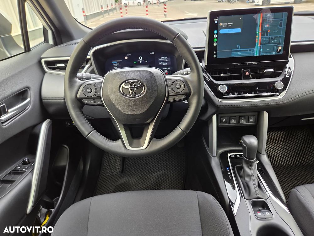 Toyota Corolla Cross - 16
