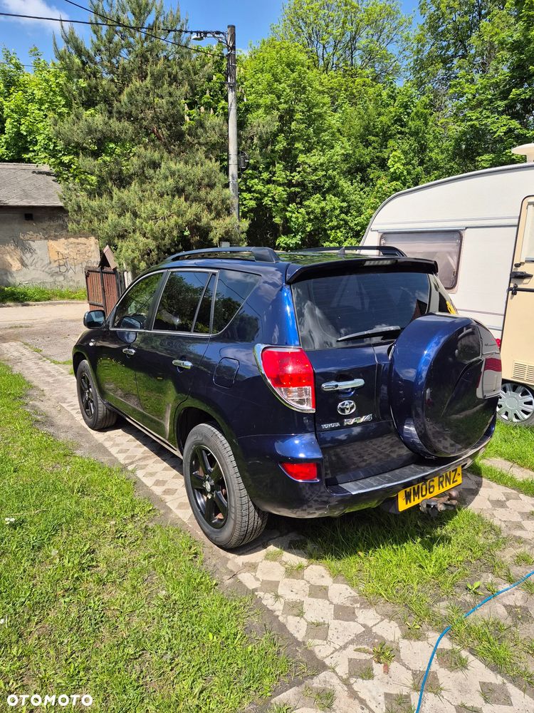 Toyota RAV4 - 2